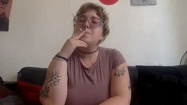 Snapshot of mysteradecadent chatting on 06/26/26, 11:36 mysteradecadent online show from 06/26/26, 11:36
