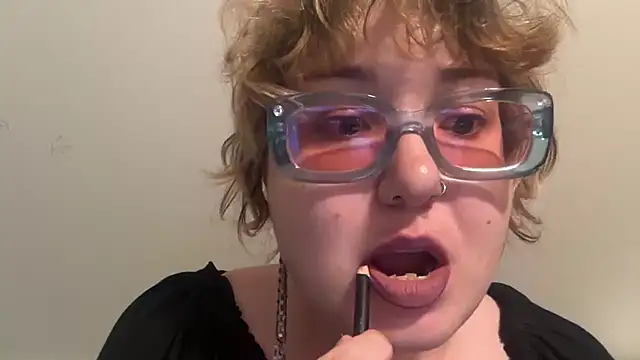 Snapshot of mysteradecadent chatting on 07/27/26, 11:34 mysteradecadent online show from 07/27/26, 11:34