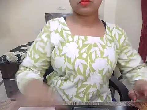 Bold-Divya1 online show from 06/27/26, 04:17