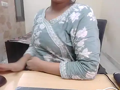 Bold-Divya1 online show from 07/26/26, 06:26