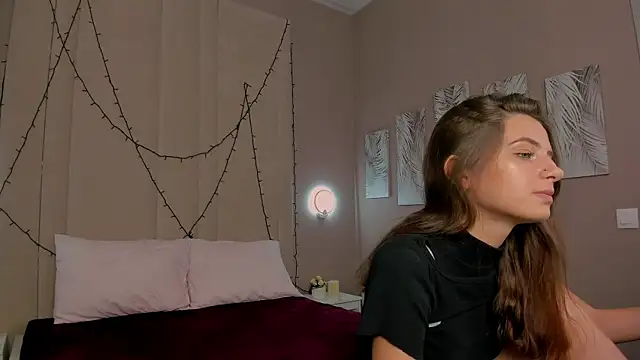 Lola lovesss online show from 07/07/26, 02:47