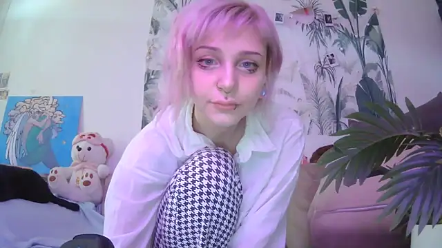 Snapshot of FreyaKatty chatting on 06/19/26, 12:20 FreyaKatty online show from 06/19/26, 12:20