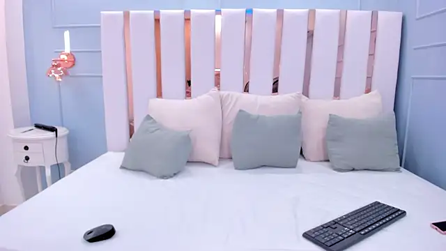 alana gloow online show from 07/28/26, 10:31