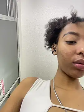 Kiara Kamau XXX online show from 08/01/26, 02:27