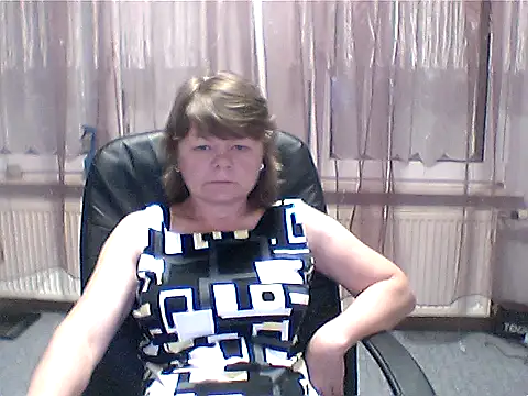 Snapshot of MoonLady40 chatting on 06/23/26, 08:23 MoonLady40 online show from 06/23/26, 08:23