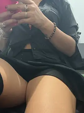 SAKURA AKEMI online show from 06/17/26, 03:42