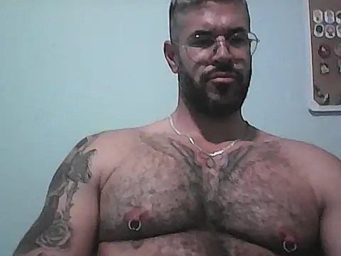 Snapshot of mrbighairychest chatting on 06/13/26, 01:03 mrbighairychest online show from 06/13/26, 01:03