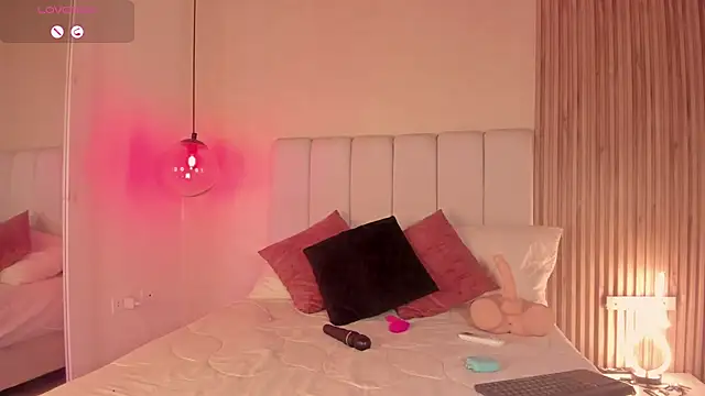 Yourliaaa online show from 07/28/26, 04:30