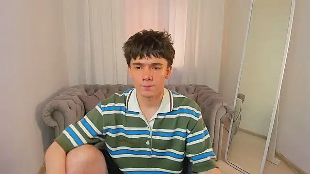 Snapshot of Ethan_Crowe chatting on 07/30/26, 10:47 Ethan Crowe online show from 07/30/26, 10:47