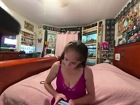 saralaw22 online show from 07/23/26, 11:57