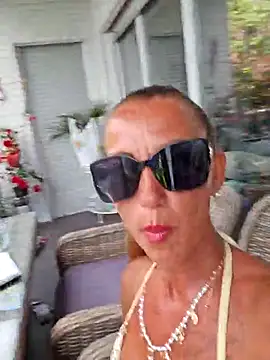 housewifebella online show from 07/13/26, 09:23