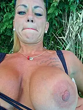 housewifebella online show from 07/14/26, 02:01
