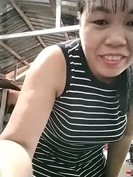 Snapshot of -Lemi- chatting on 07/20/26, 10:39 -Lemi- online show from 07/20/26, 10:39