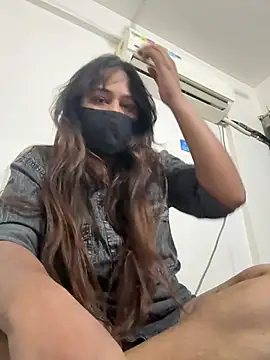 Snapshot of vaani_tyagi chatting on 07/04/26, 02:23 vaani tyagi online show from 07/04/26, 02:23