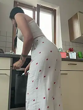 MisssMiaaa17 online show from 07/06/26, 07:49
