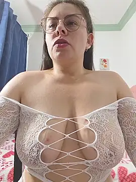 Snapshot of celeste_rivaXXX chatting on 06/27/26, 03:22 celeste rivaXXX online show from 06/27/26, 03:22