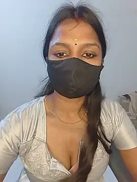 Snapshot of YALINITWO7_TAMIL chatting on 07/18/26, 07:17 YALINITWO7 TAMIL online show from 07/18/26, 07:17