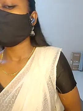 Snapshot of YALINITWO7_TAMIL chatting on 07/19/26, 07:23 YALINITWO7 TAMIL online show from 07/19/26, 07:23