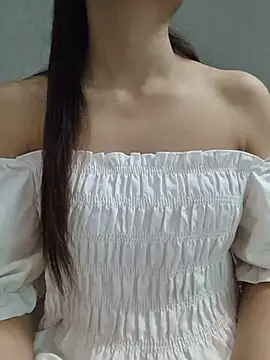 Snapshot of camri-zz chatting on 07/08/26, 01:32 camri-zz online show from 07/08/26, 01:32