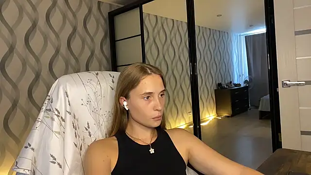 Miss Luna meow online show from 07/17/26, 03:50