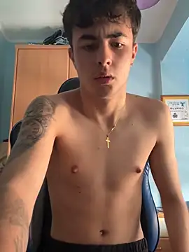 Snapshot of hugitolopez chatting on 06/15/26, 01:46 hugitolopez online show from 06/15/26, 01:46