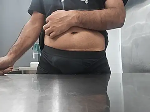 brownskinbull1 online show from 07/10/26, 04:42