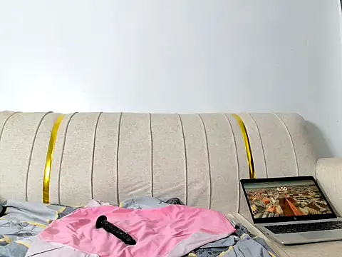 littlefrankie online show from 06/20/26, 01:52