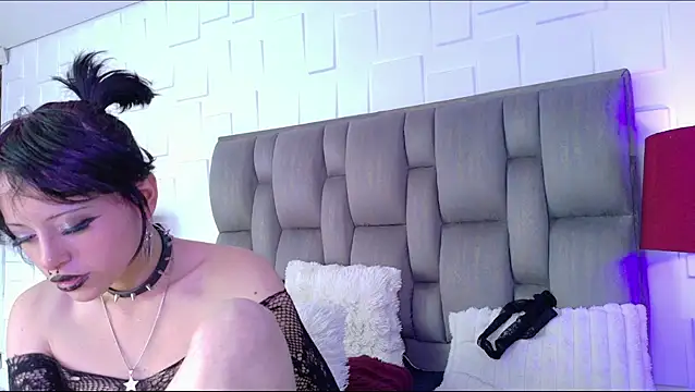 Snapshot of ViolettClay chatting on 06/25/26, 05:17 ViolettClay online show from 06/25/26, 05:17