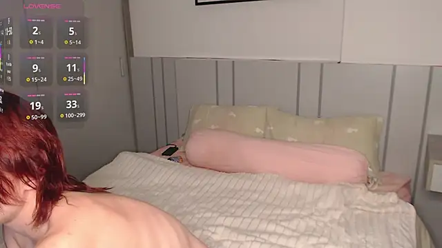 Red RoxyFoxy online show from 07/27/26, 02:18
