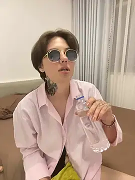Lorysoon online show from 06/20/26, 05:27