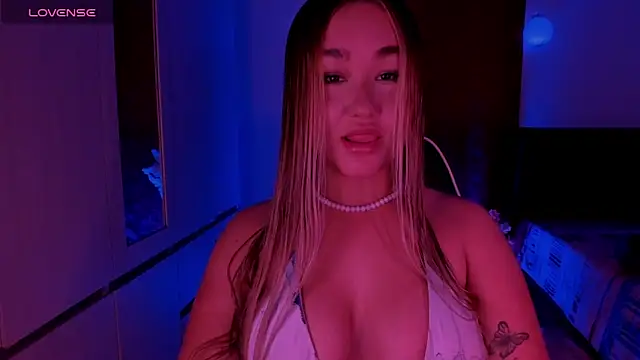 Snapshot of Samantha_ConnorX chatting on 06/18/26, 06:45 Samantha ConnorX online show from 06/18/26, 06:45