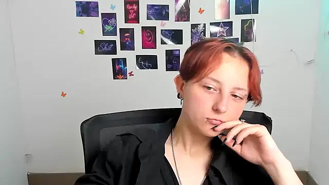 Dilara Kiss  online show from 06/25/26, 11:04