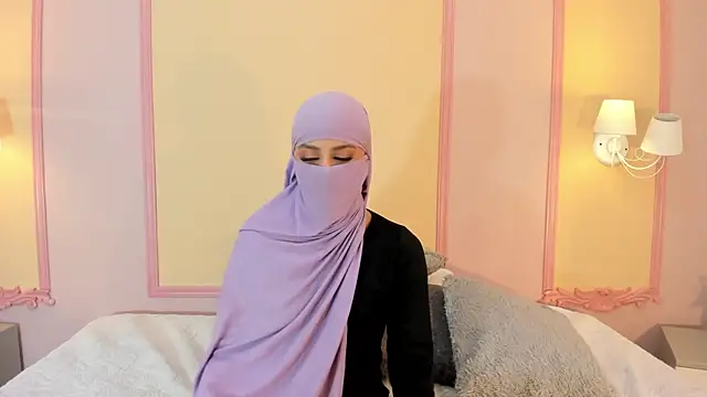 daniah   online show from 06/18/26, 12:31