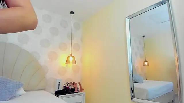 MILA FERRER1 online show from 06/19/26, 12:42