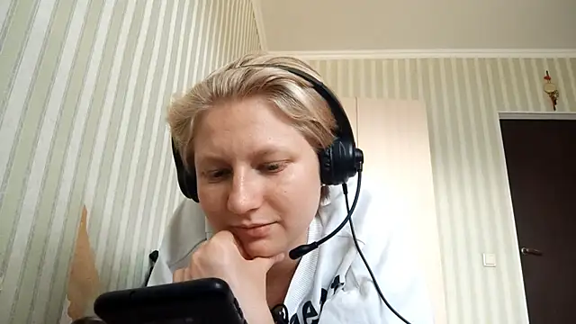 JennyShortcut online show from 06/18/26, 12:53