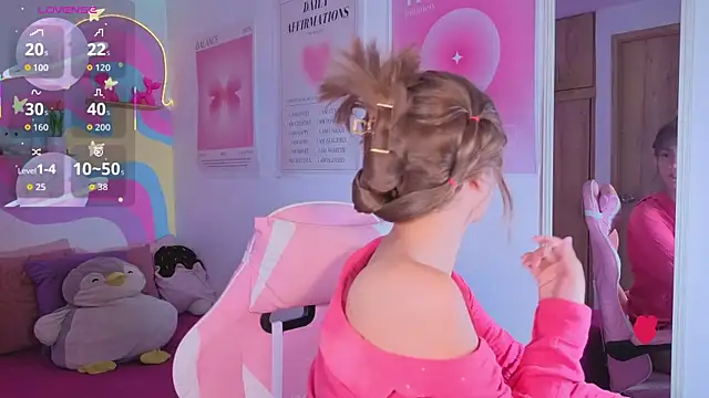 Snapshot of Ari_Blis chatting on 07/18/26, 09:40 Ari Blis online show from 07/18/26, 09:40