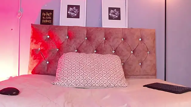 vivirouse online show from 07/13/26, 07:05
