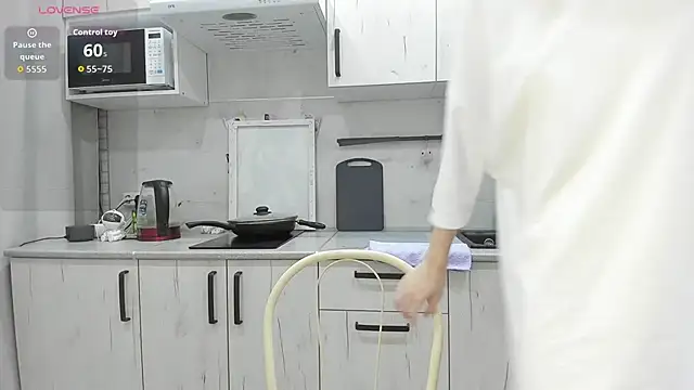  Rene Yolker  online show from 06/26/26, 06:23