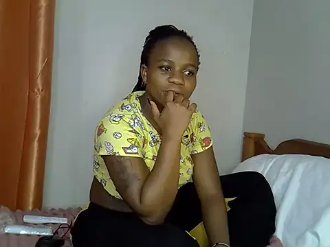 Curvydollyy online show from 06/17/26, 07:04