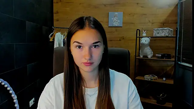 DianaaHill online show from 07/07/26, 09:13
