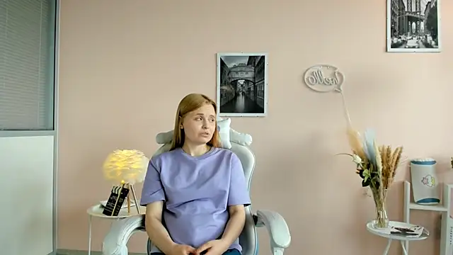 EloiseAlmario online show from 06/19/26, 01:26