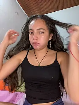 Julia valentina online show from 07/13/26, 01:30