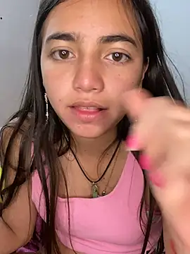 Julia valentina online show from 07/15/26, 03:45