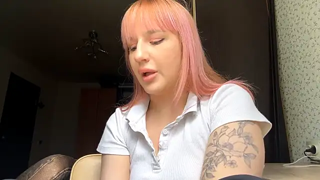 ZadaSnyder online show from 06/19/26, 07:12