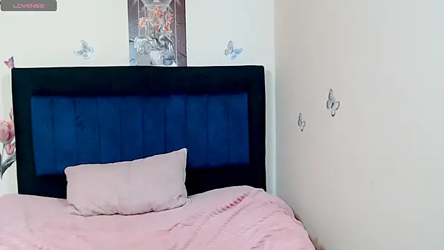 NATYXS online show from 06/18/26, 04:22