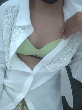 Snapshot of sushmita0 chatting on 06/20/26, 02:03 sushmita0 online show from 06/20/26, 02:03