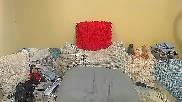 NoviaveeXXX online show from 07/27/26, 07:10
