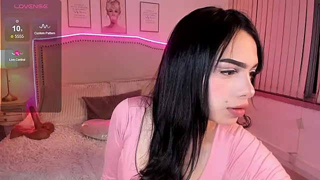 mila  vega online show from 07/15/26, 04:18