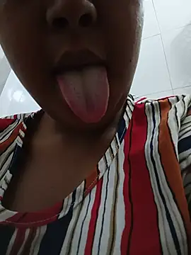HeLiSa69ebony online show from 08/06/26, 08:38