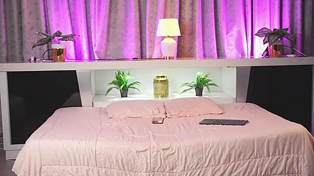 Alittlepieceofheaven online show from 06/23/26, 02:48